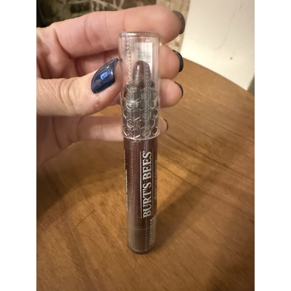 (1) BURT'S Burts Bees 100% Natural Lip Crayon  432 BORDEAUX VINES New Sealed‎